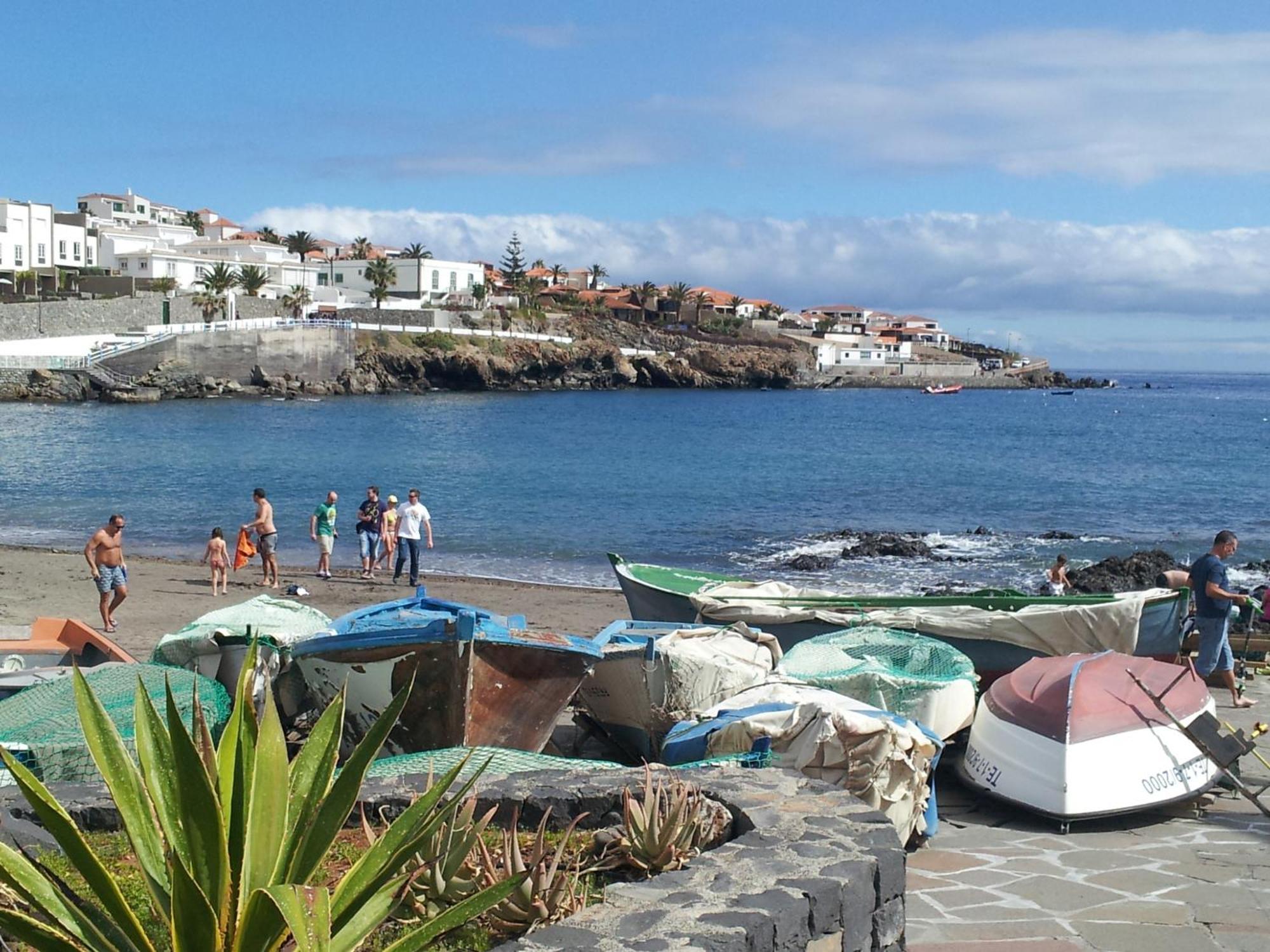 Seaside Serenity: Remote Work Retreat in Poris de Abona Exterior photo
